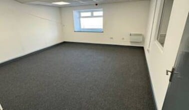 Haydock Cross, Kilbuck Ln, Haydock for lease Interior Photo- Image 2 of 2