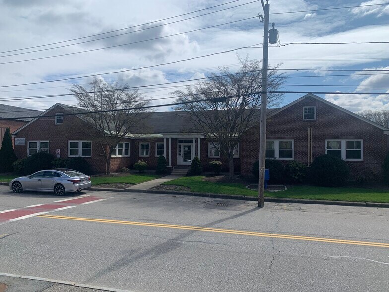 50 Howe Ave, Millbury, MA 01527