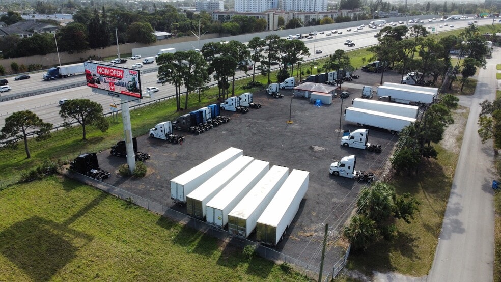 980 SW 13th St, Pompano Beach, FL for sale - Building Photo - Image 1 of 10