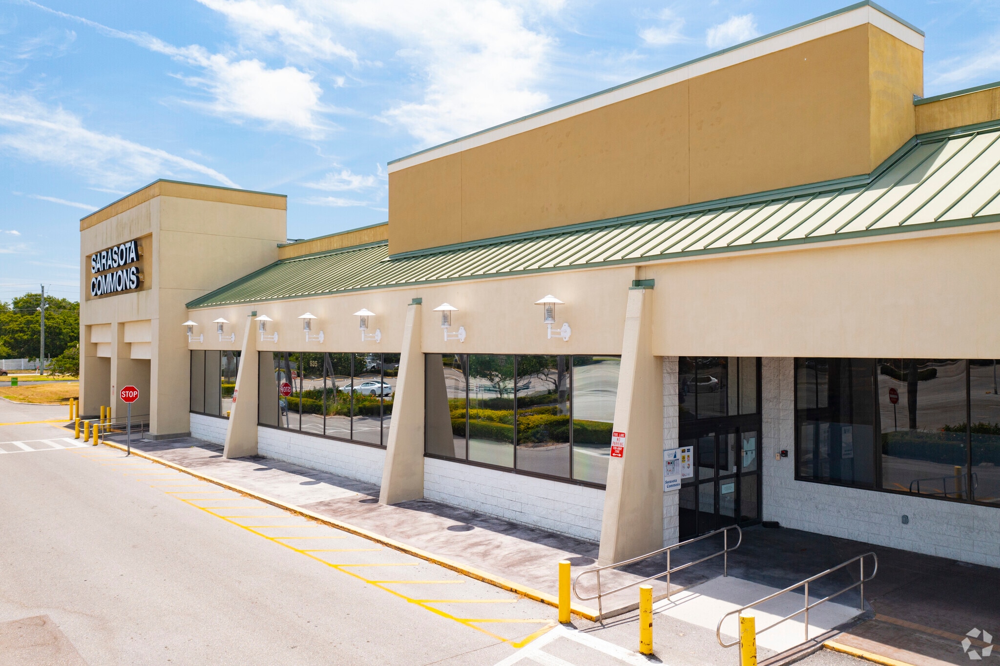 935 N Beneva Rd, Sarasota, FL 34232 Sarasota Commons