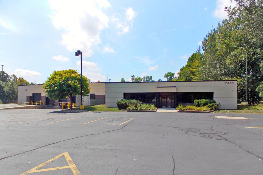 15203 S Commerce Dr, Dearborn, MI for sale - Building Photo - Image 2 of 9