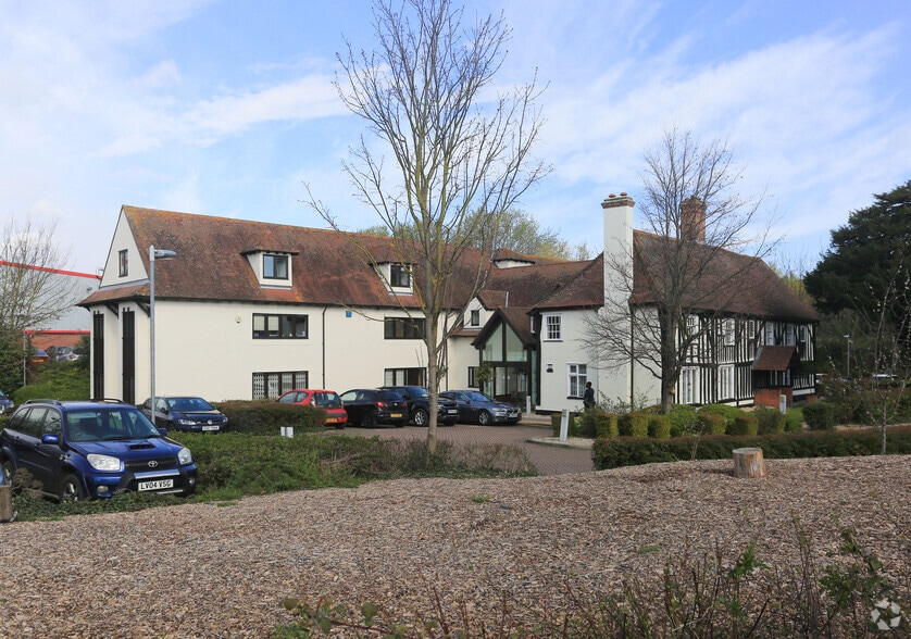Springhead Rd, Northfleet for lease - Primary Photo - Image 1 of 12