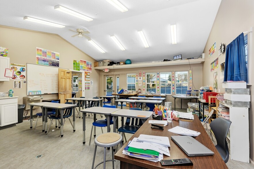 100 Obetz Rd, Columbus, OH for sale - Interior Photo - Image 3 of 43