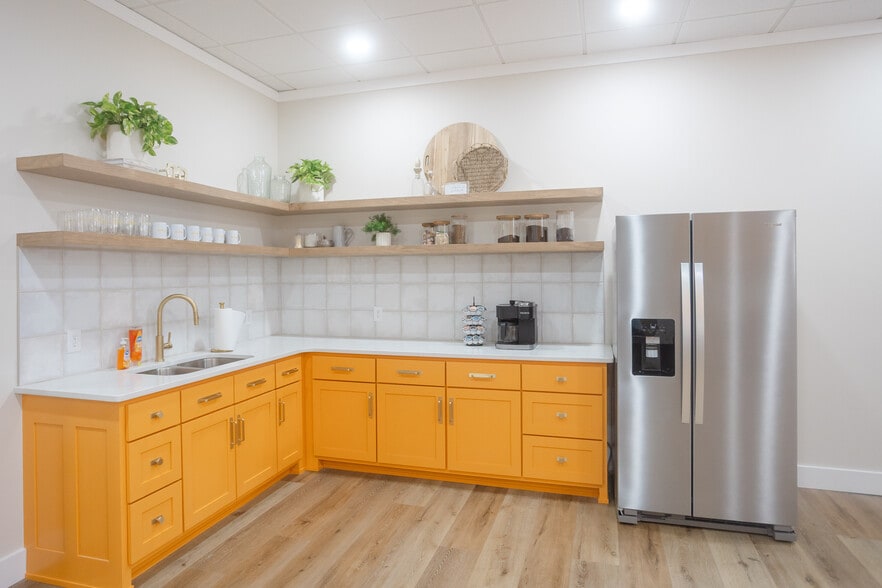 9 NE Park Ave, Baxley GA - Retail Space