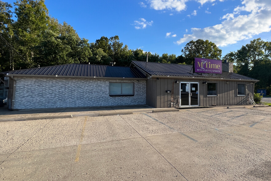 1600 W Main St, Milton, WV for sale - Building Photo - Image 1 of 1