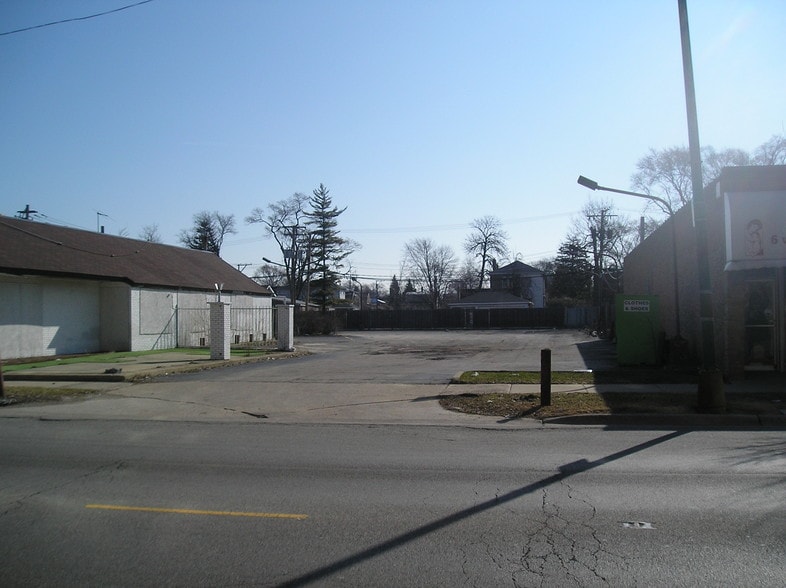 1933 N Harlem Ave, Chicago, IL for sale - Building Photo - Image 2 of 4