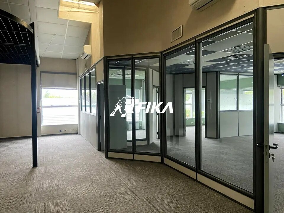 Location Bureaux 310 m² - Photo 1