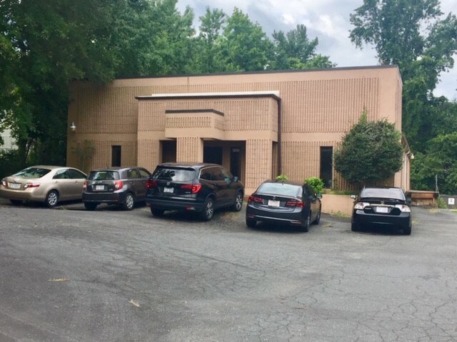 1123 Industrial Dr, Matthews, NC for sale Primary Photo- Image 1 of 1