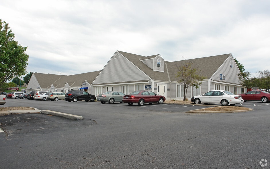 5703-5713 NW 64th Ter, Kansas City, MO for sale - Building Photo - Image 2 of 20