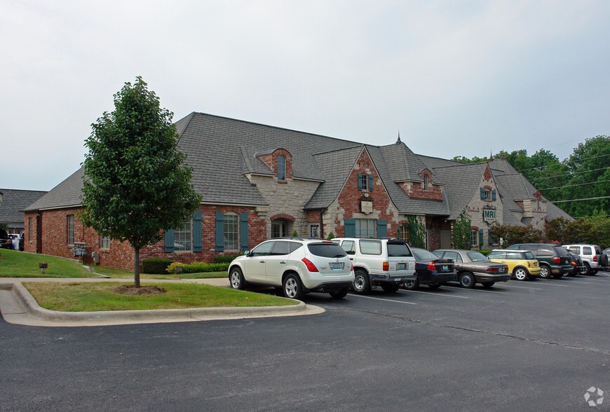 1426 Bradford Pky, Springfield, MO for lease - Building Photo - Image 2 of 22