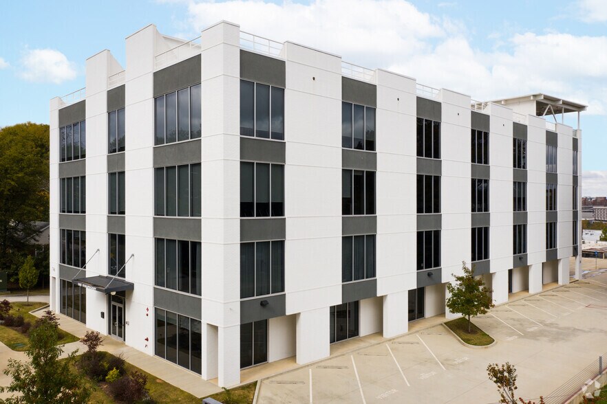 746 Willoughby Way NE, Atlanta, GA for lease - Primary Photo - Image 1 of 19