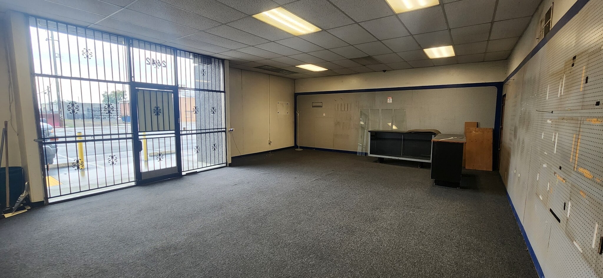 2642-2680 E Church Ave, Fresno, CA for lease Interior Photo- Image 1 of 6