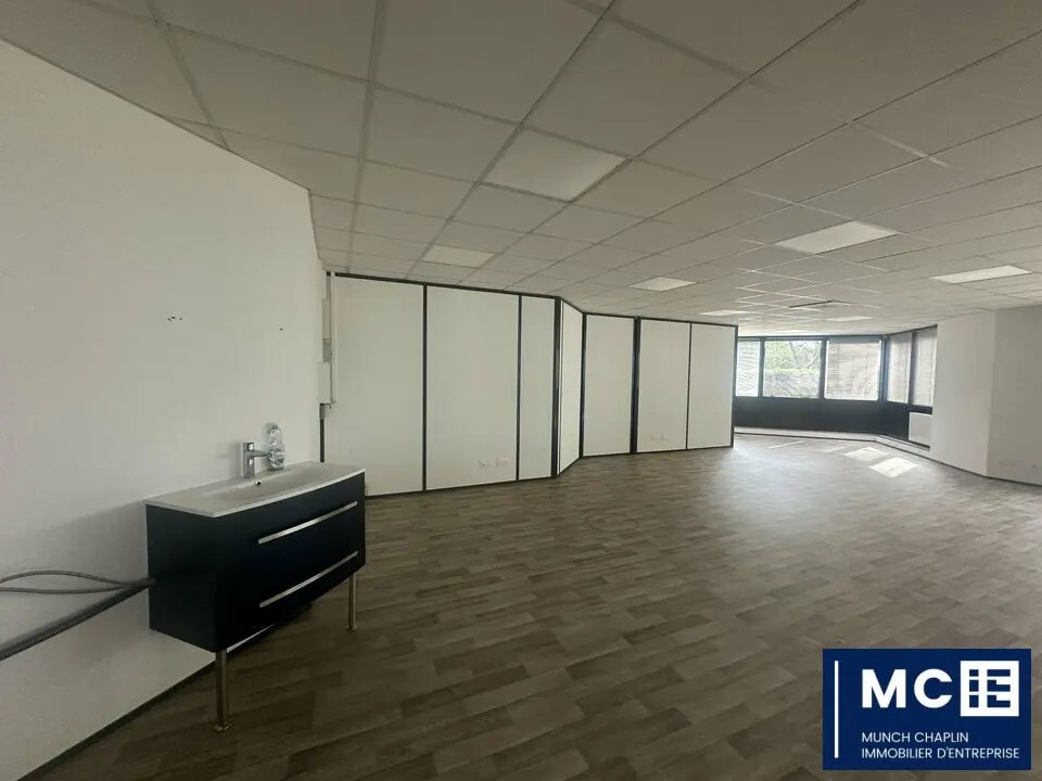Office in Oberhausbergen for lease Interior Photo- Image 1 of 6