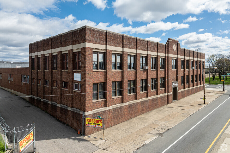 499 E Erie Ave, Philadelphia, PA for lease - Building Photo - Image 2 of 10