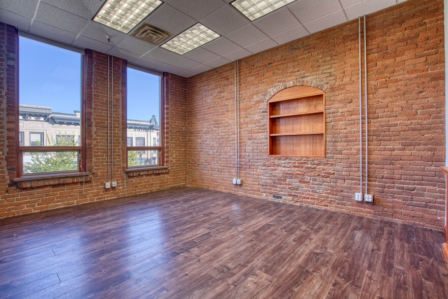 1136 Pearl St, Boulder, CO for lease - Interior Photo - Image 1 of 24