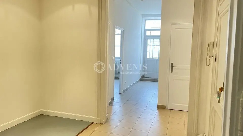 Office in Orléans for lease - Building Photo - Image 3 of 12