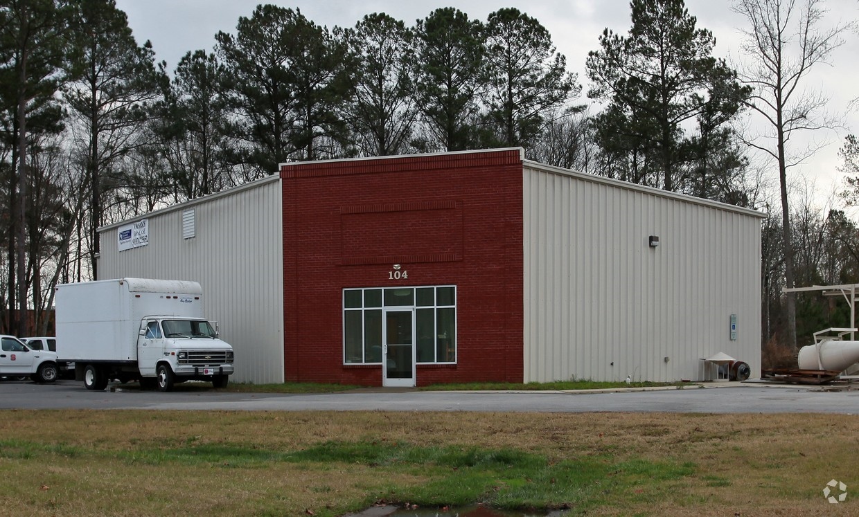 104 Best Wood Dr, Clayton, NC for sale Building Photo- Image 1 of 1