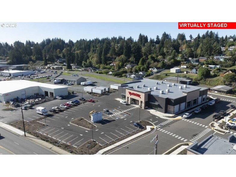 1233 Teakwood Ave, Coos Bay, OR for sale - Building Photo - Image 3 of 16