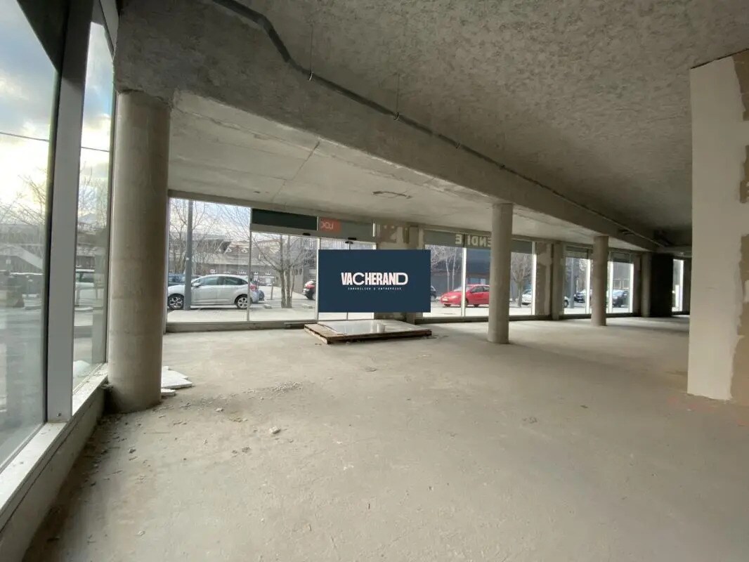 Retail in Lille for sale Interior Photo- Image 1 of 12