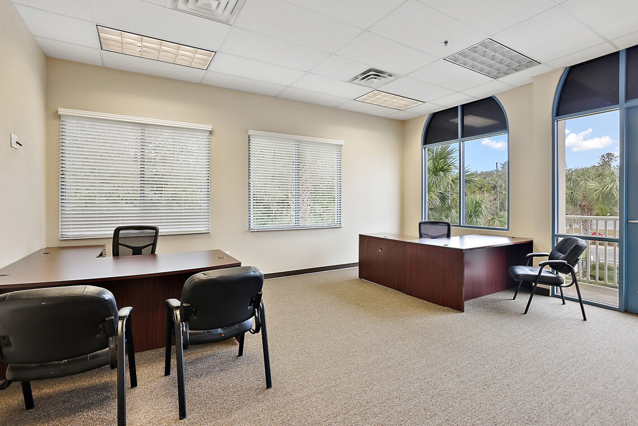 510 County Road 466, Lady Lake, FL 32159 EXECUTIVE SUITES Sabal