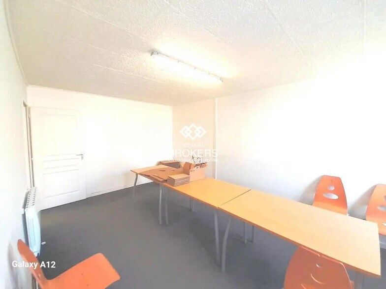 Flex in Orléans for lease - Interior Photo - Image 3 of 20