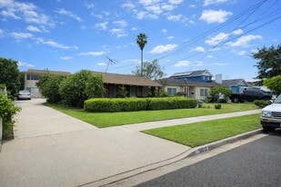 VALUE-ADD VACANT TRIPLEX | ADU POTENTIAL - Investment Property