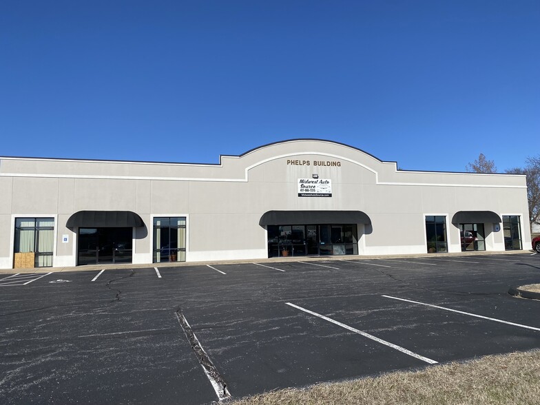 1955-1959 Phelps St, Springfield, MO for lease - Building Photo - Image 2 of 12