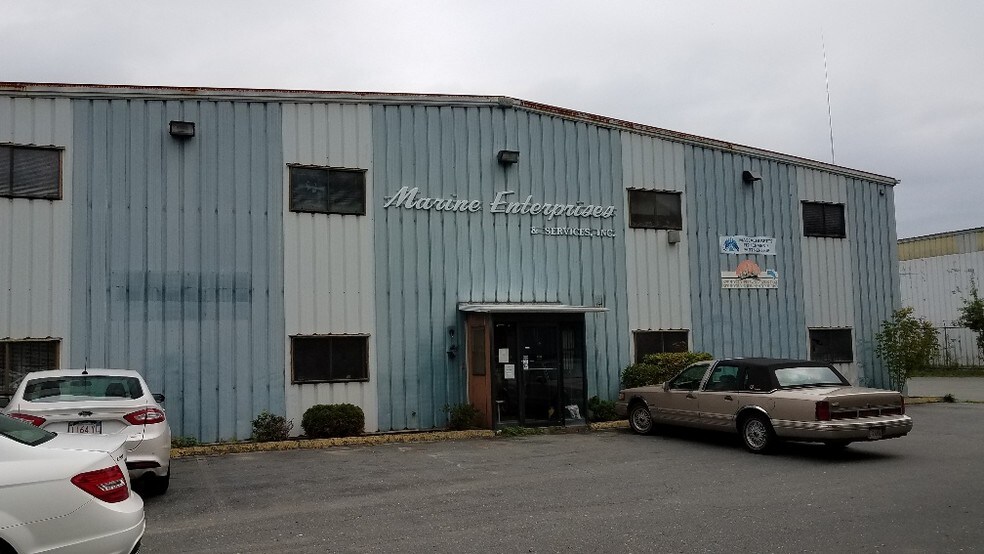 114 MacArthur Dr, New Bedford, MA for sale - Primary Photo - Image 1 of 1