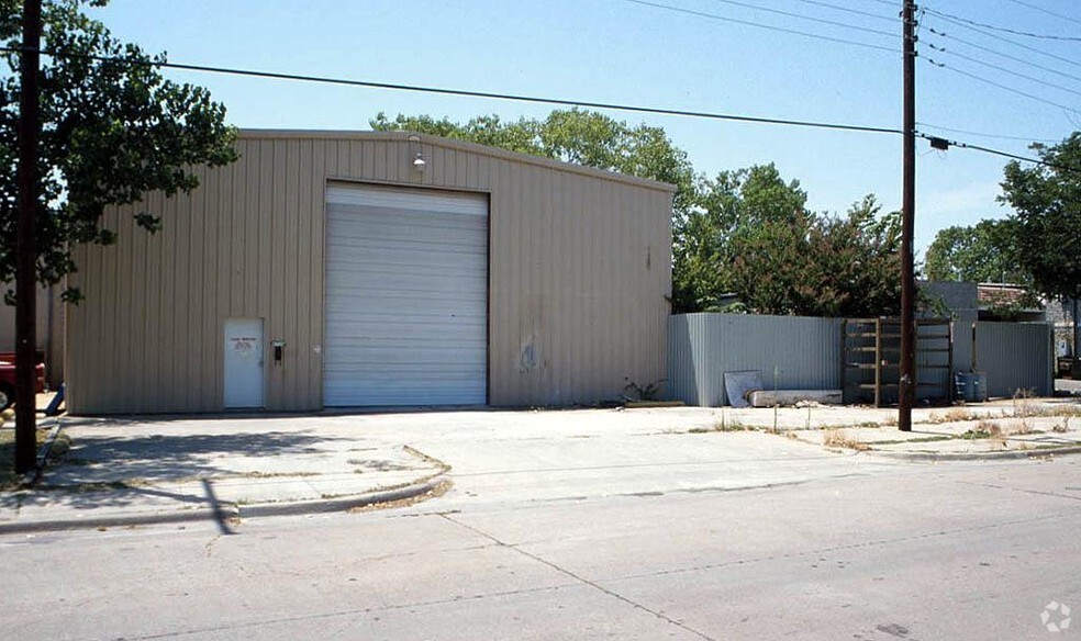 4739 Don Dr, Dallas, TX for lease - Building Photo - Image 3 of 10