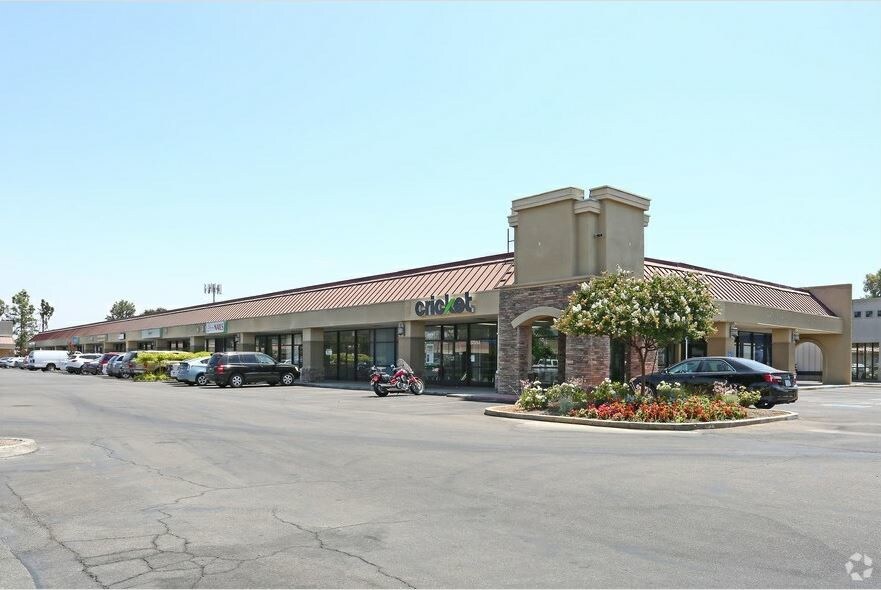 32303298 S Mooney Blvd, Visalia, CA, 93277 Retail Space For Lease