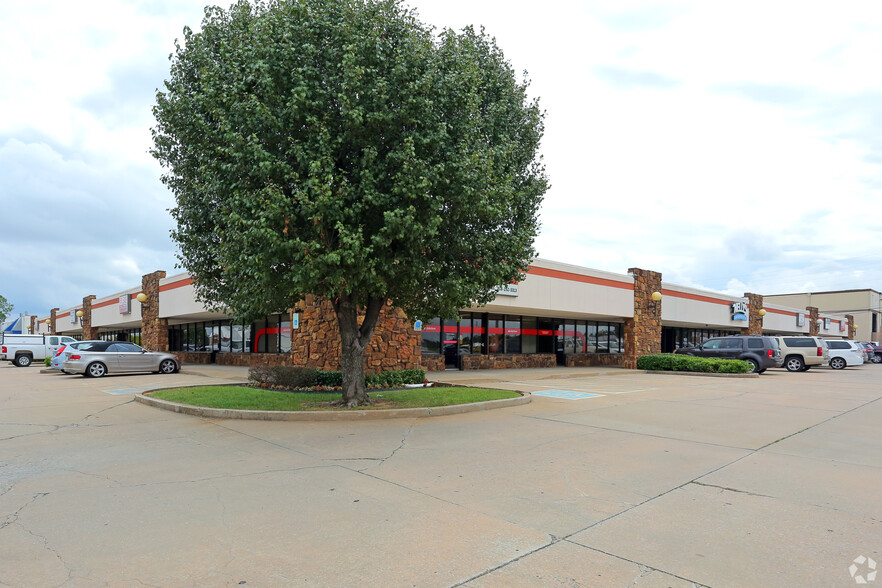 5800-5807 S Garnett Rd, Tulsa, OK for lease - Building Photo - Image 1 of 9