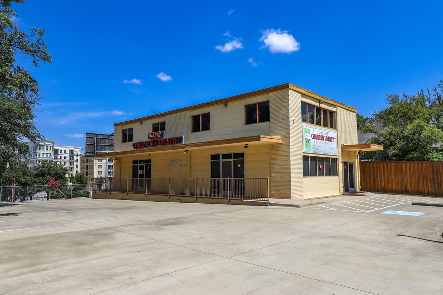 400 N Zang Blvd, Dallas, TX for lease - Primary Photo - Image 1 of 6