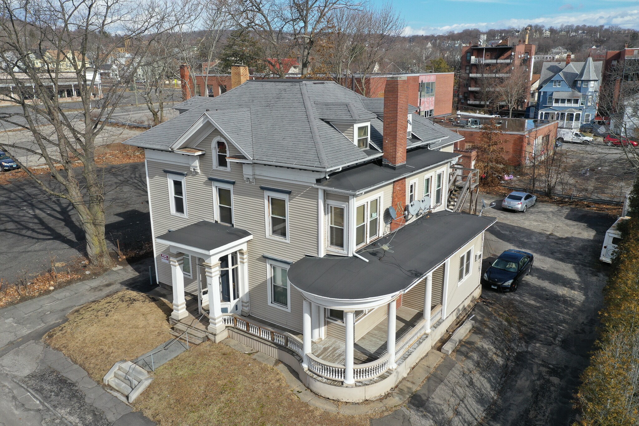 102 Prospect St, Waterbury, CT 06702