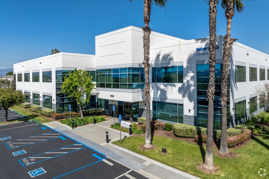 1600 Iowa Ave, Riverside, CA for lease - Building Photo - Image 1 of 1