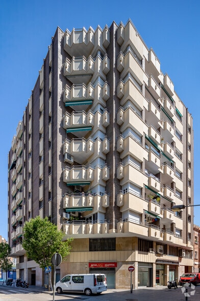 Carrer del General Prim, 27, L'Hospitalet de Llobregat, Barcelona for sale - Building Photo - Image 2 of 2