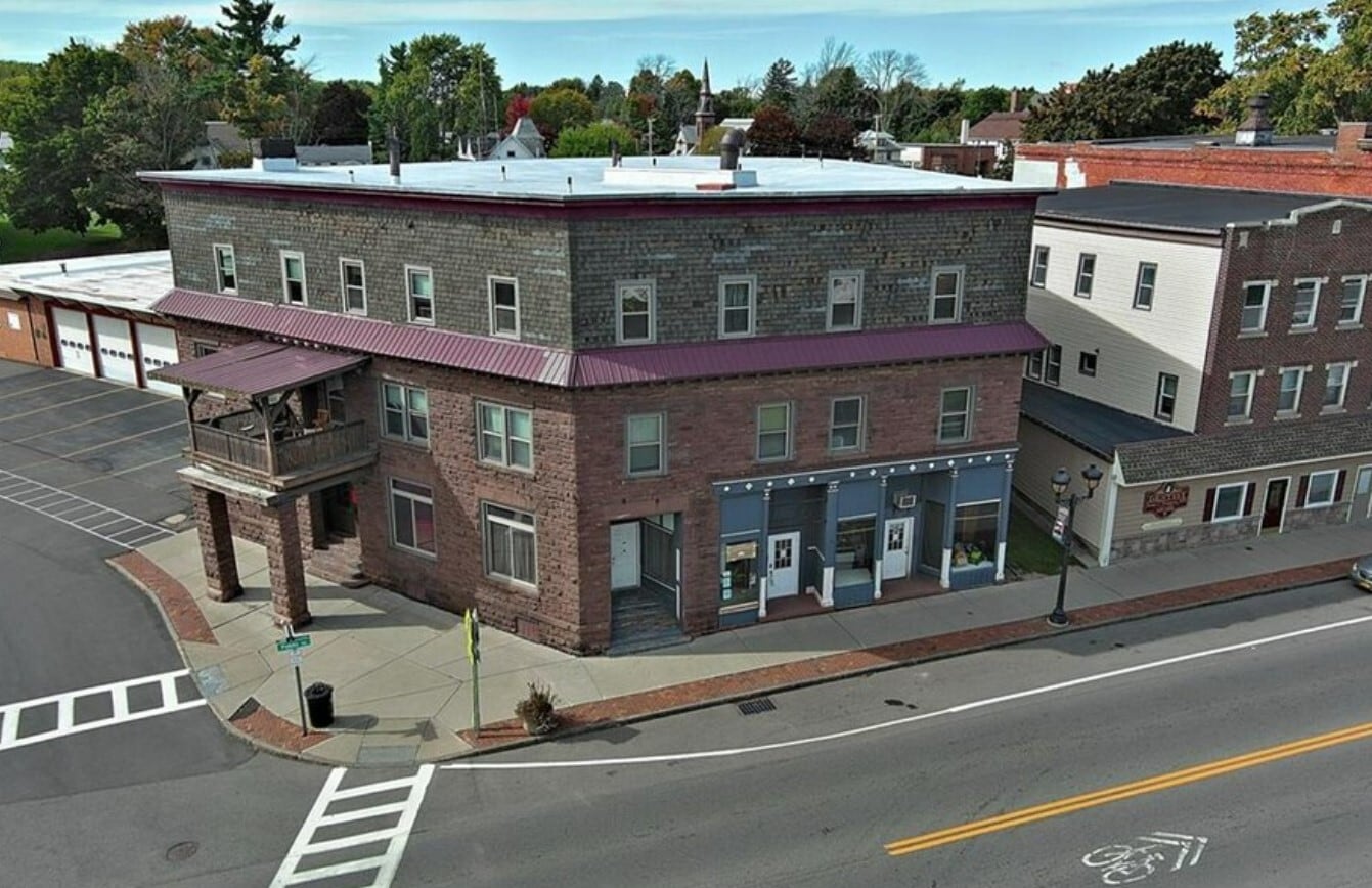 1 Thomas St, Holley, NY 14470