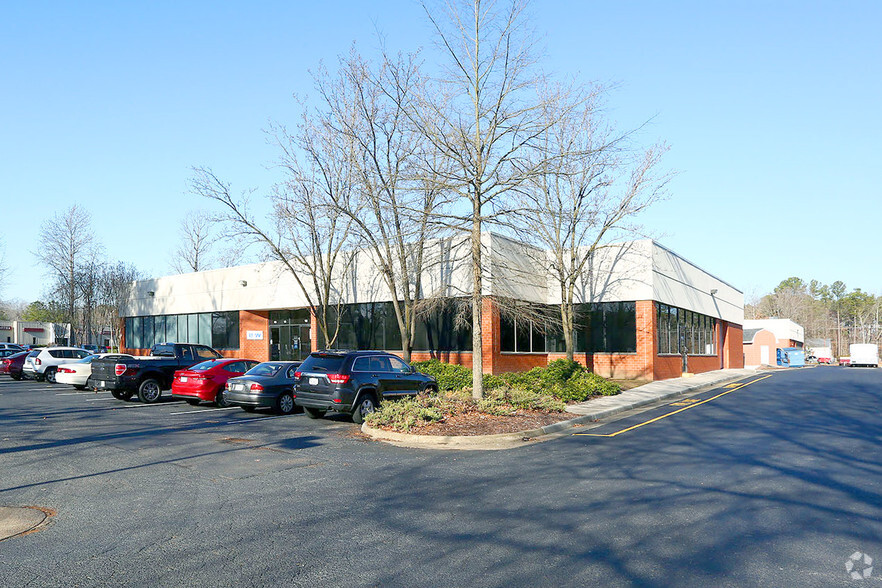 11864 Canon Blvd, Newport News, VA for lease - Primary Photo - Image 1 of 5