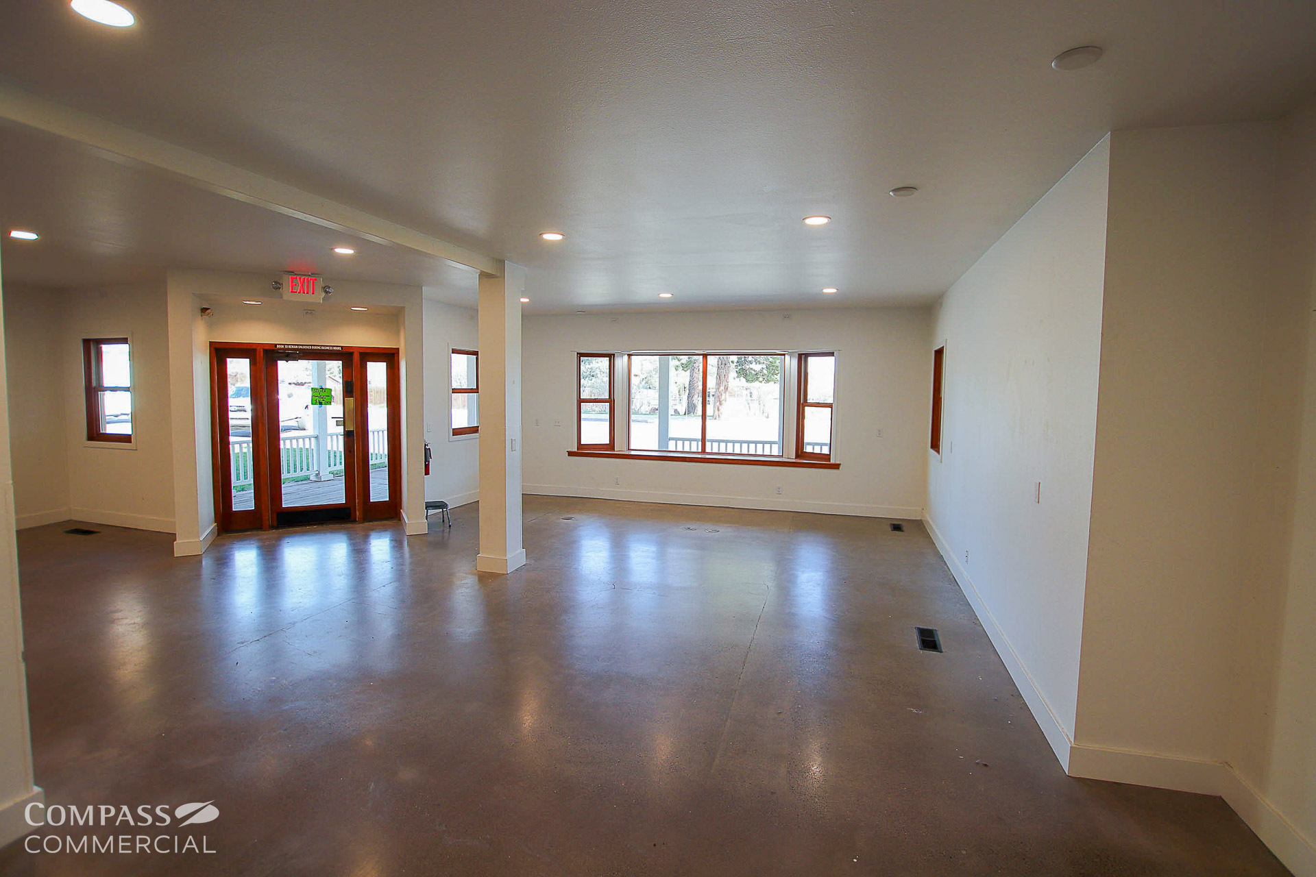 141 W Main Ave, Sisters, OR for lease Interior Photo- Image 1 of 6