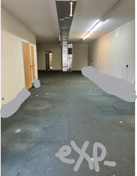 78 Bay 50th St, Brooklyn, NY for sale - Interior Photo - Image 1 of 1