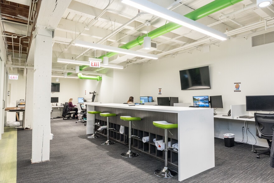 1021 W Adams St, Chicago, IL for lease - Building Photo - Image 3 of 6