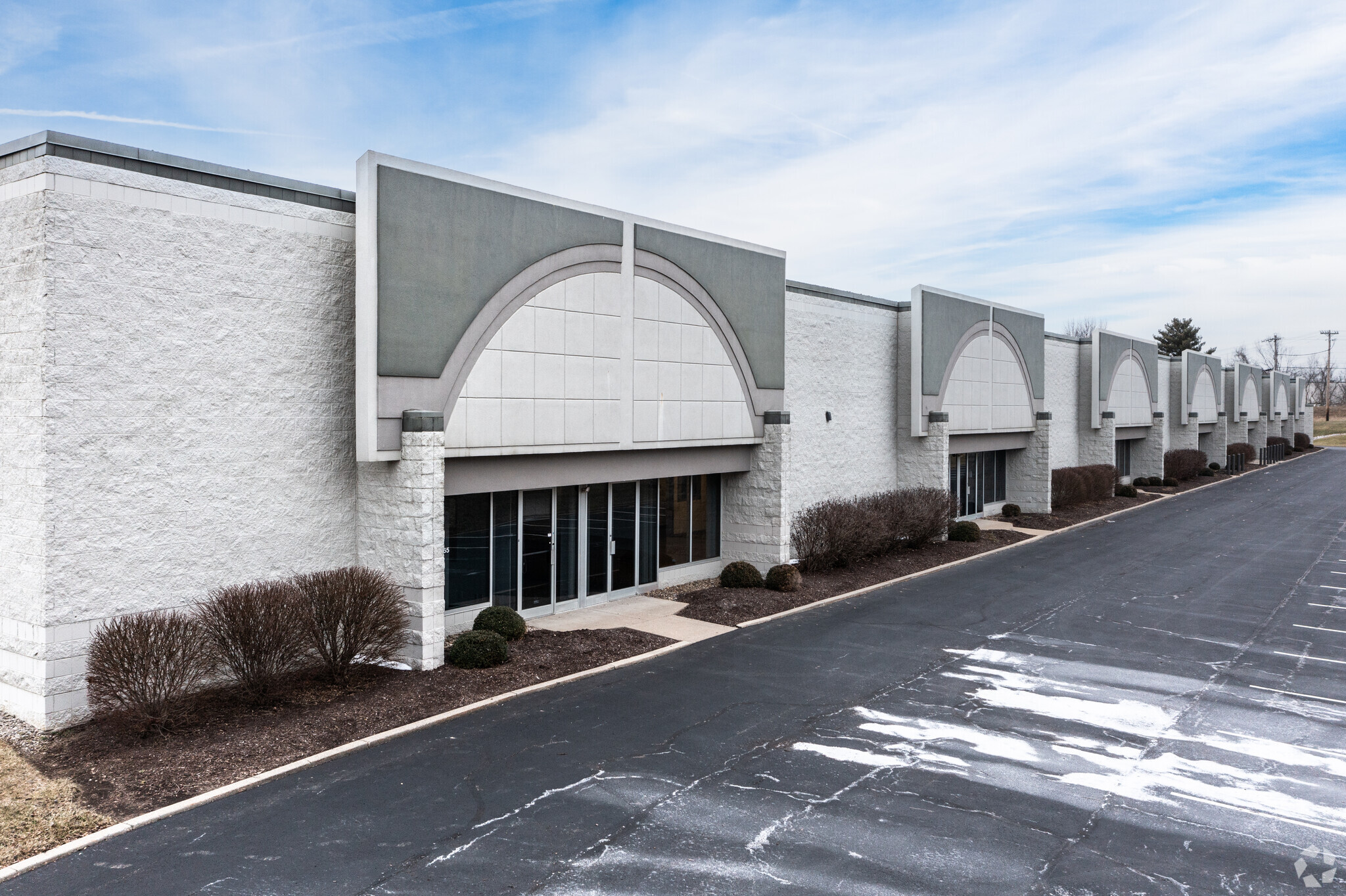 7453 Empire Dr, Florence, KY for lease Primary Photo- Image 1 of 5