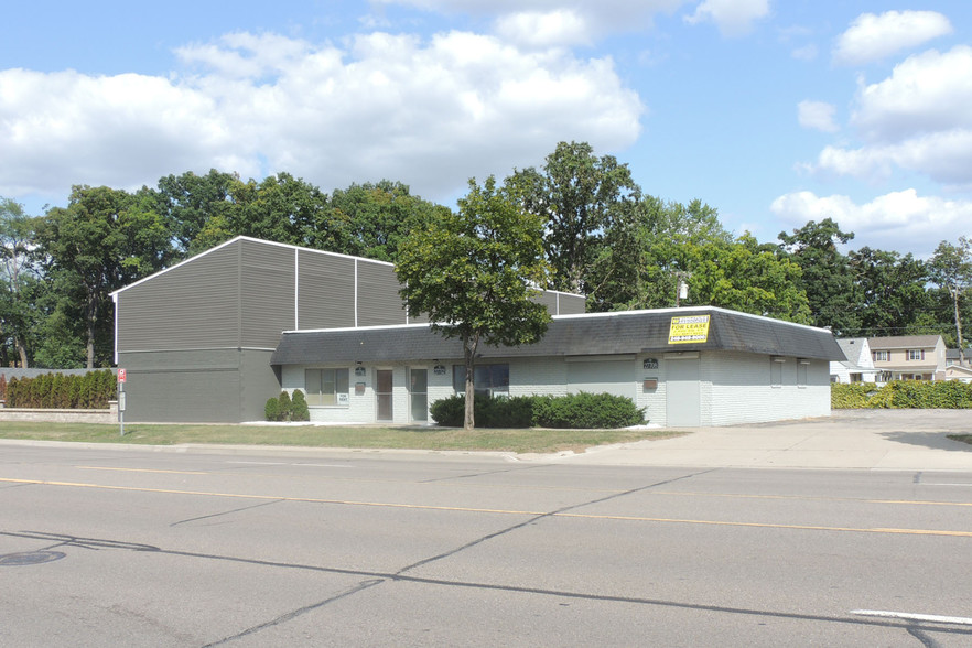 27708-27716 John R Rd, Madison Heights, MI for lease - Primary Photo - Image 1 of 6