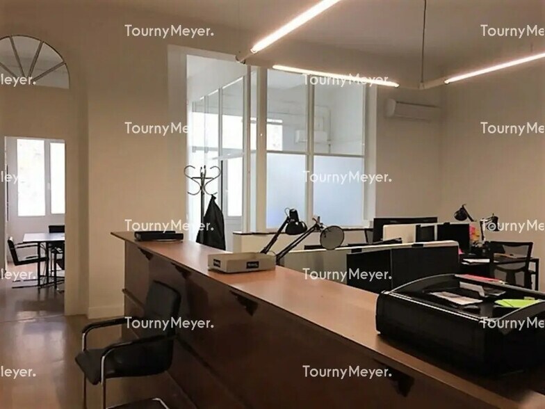 Office in Bordeaux for lease - Building Photo - Image 3 of 4