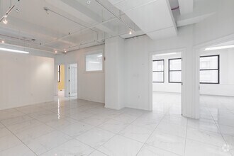 32 W 39th St, New York, NY for lease Interior Photo- Image 1 of 4