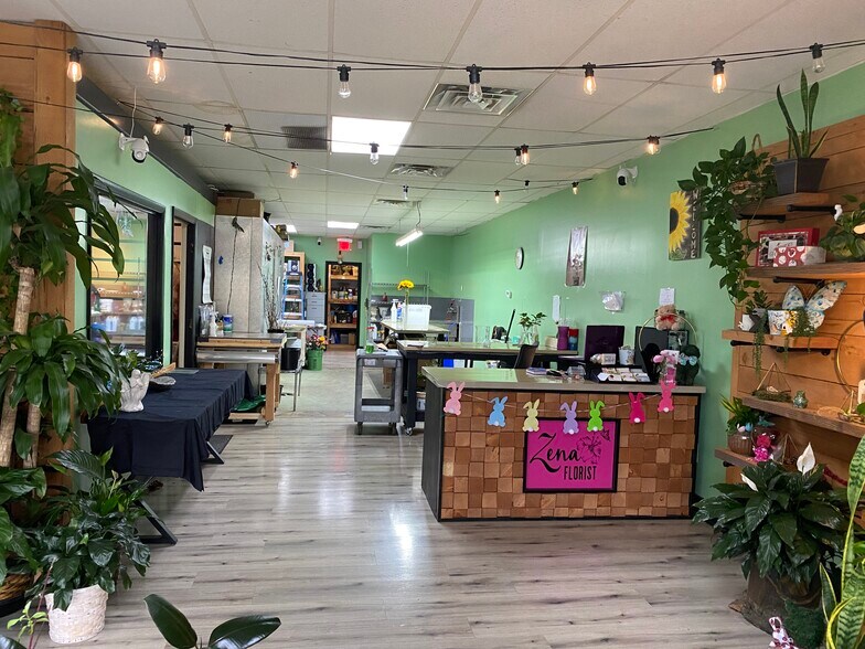 625 E Cypress St, Square, PA 19348 Retail for Lease