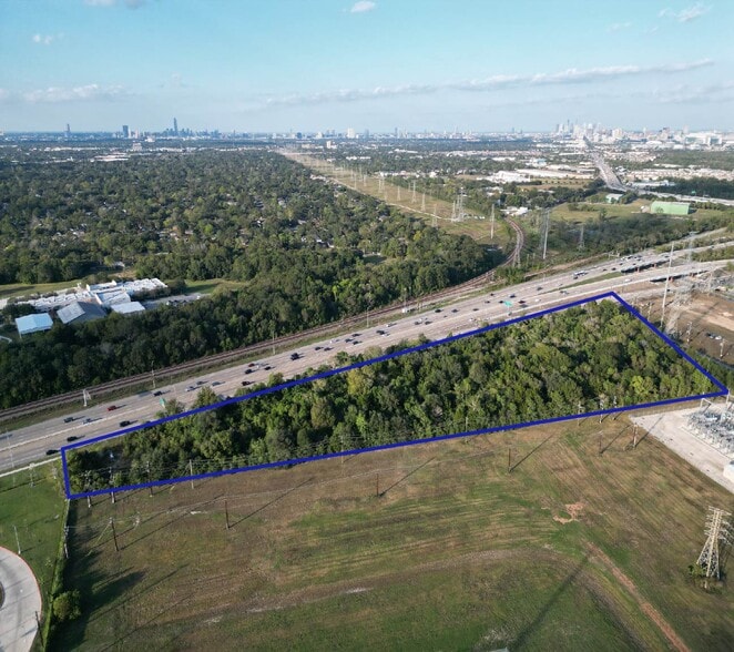 11799 S Main, Houston, TX for sale - Building Photo - Image 1 of 4