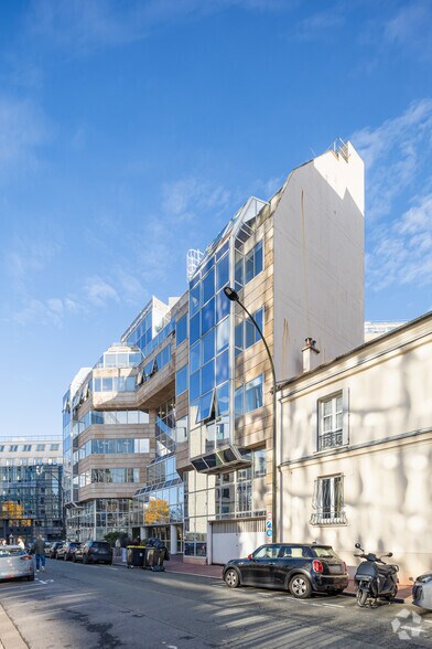 123-125 Rue Victor Hugo, Levallois-Perret for lease - Building Photo - Image 3 of 4