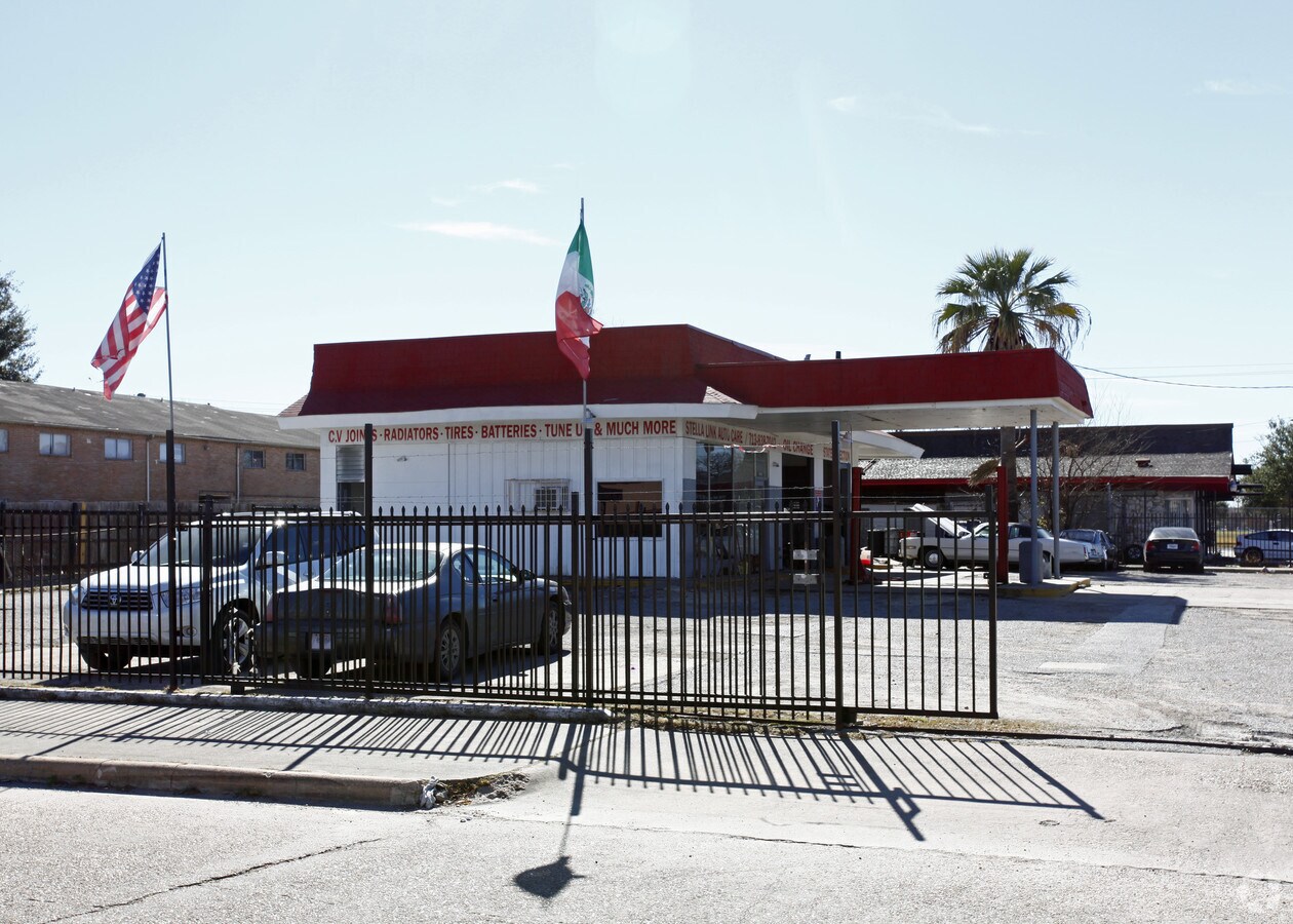 9801 Stella Link Rd, Houston, TX 77025