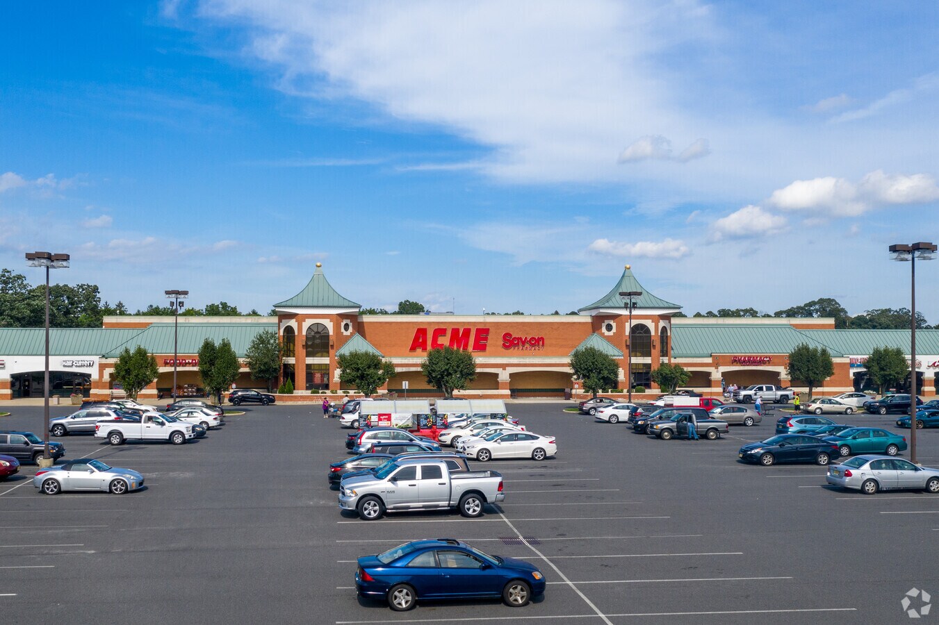 301 S Main Rd, Vineland, NJ 08360