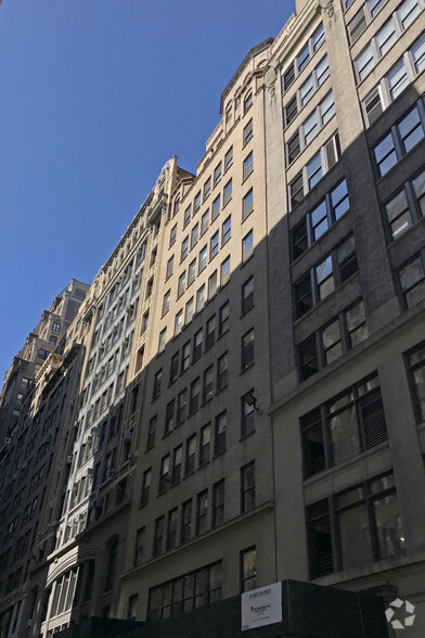 237 W 37th St, New York, NY for sale - Building Photo - Image 1 of 1